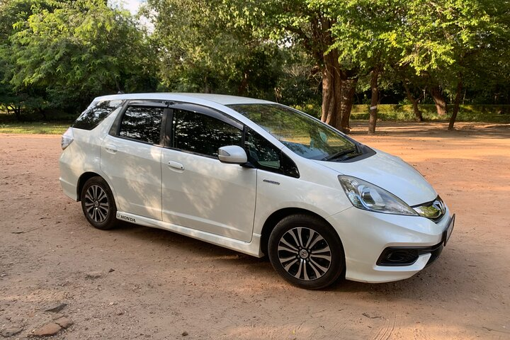 Negombo to Colombo Airport Transfer by Private Car - Photo 1 of 3